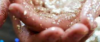 2b548e534e419a57e1dded834cb683b01e-21-glitter.rsquare.w1200